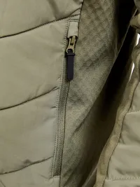 1911890-664000_ADV Explore Hybrid Jacket M_Closeup5.jpg